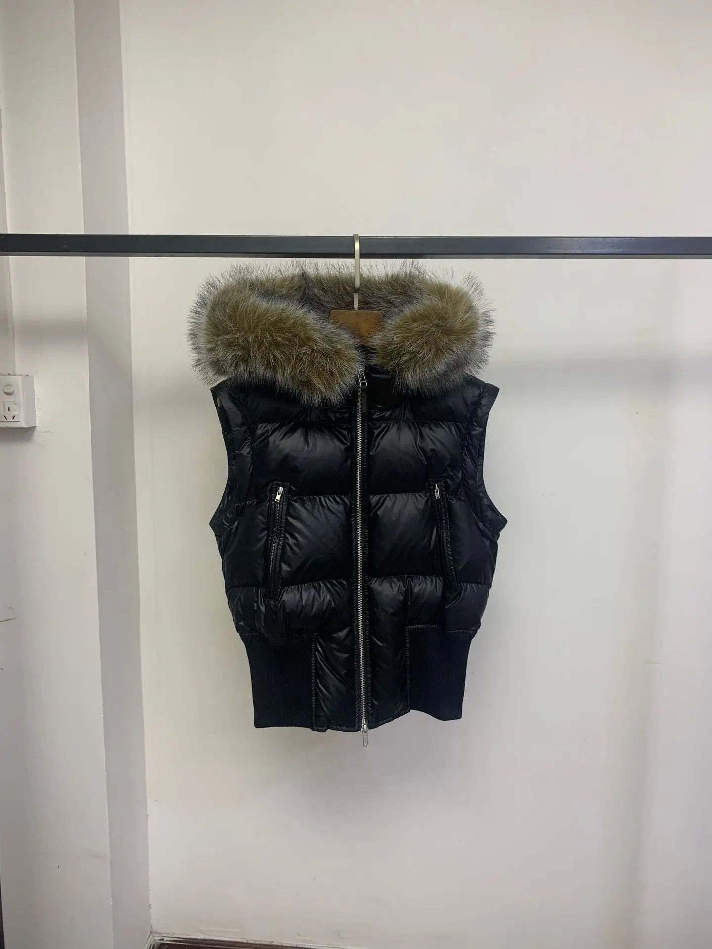 Detachable sleeves short section hair collar down jacket temperament Slim winter warm fluffy women's down jacket 2024 winter new
