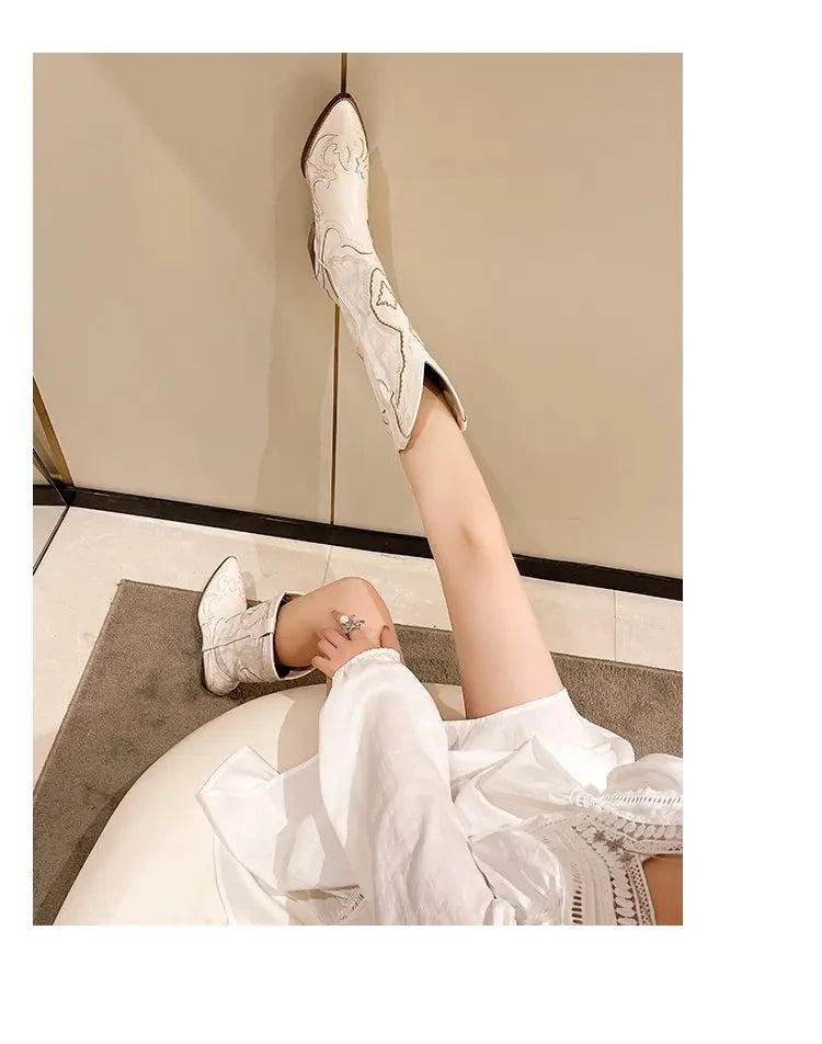 Autumn Embroidered Western Cowboy Boots new Square Heels Pointed shoes Casual fashion long boots Comfortable waterproof shoes