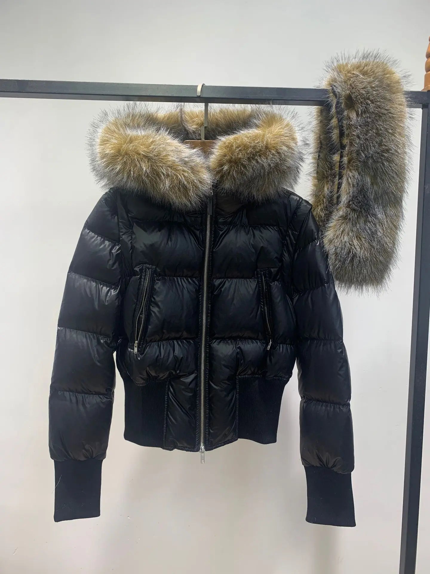 Detachable sleeves short section hair collar down jacket temperament Slim winter warm fluffy women's down jacket 2024 winter new