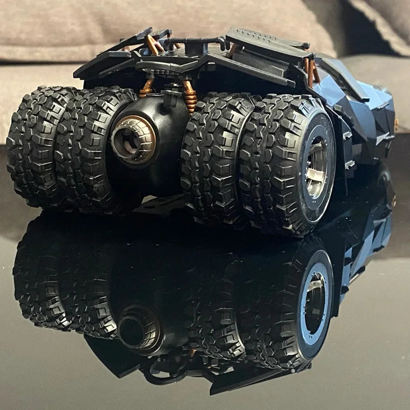 1/24 Classic Movie Car 2008 Batmobile Concept Bat Sports Car Model Metal Racing Car Vehicles Model Sound and Light Kids Toy Gift