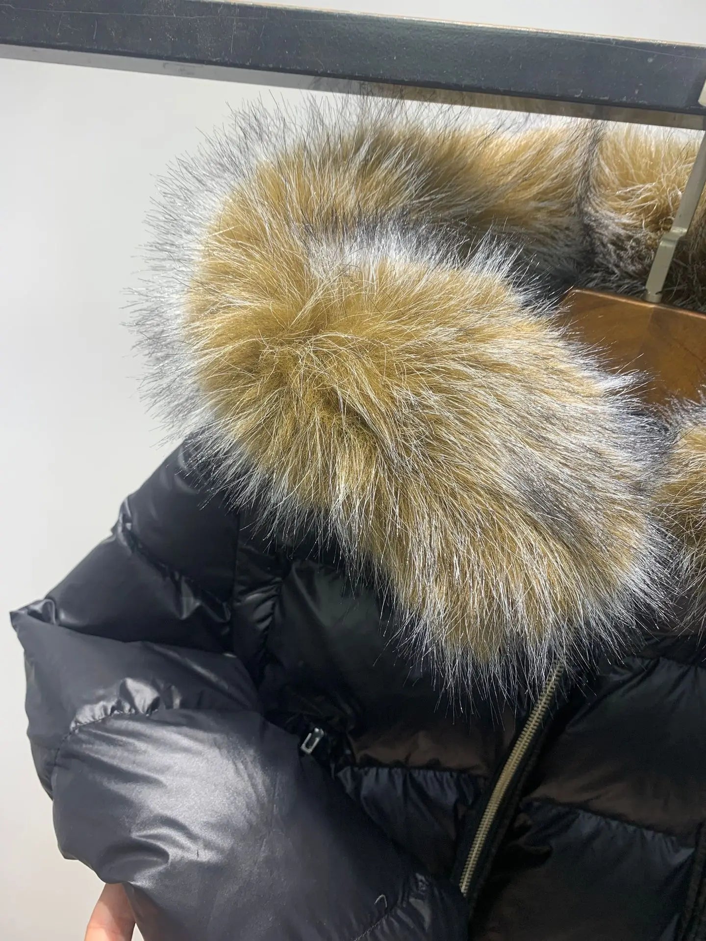 Detachable sleeves short section hair collar down jacket temperament Slim winter warm fluffy women's down jacket 2024 winter new