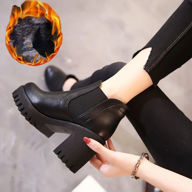 New in Women Boots Comfortable and Elegant Genuine Leather Hot Fur Shoes Woman Winter 2025 Chelsea Autumn Black Fashion Booties