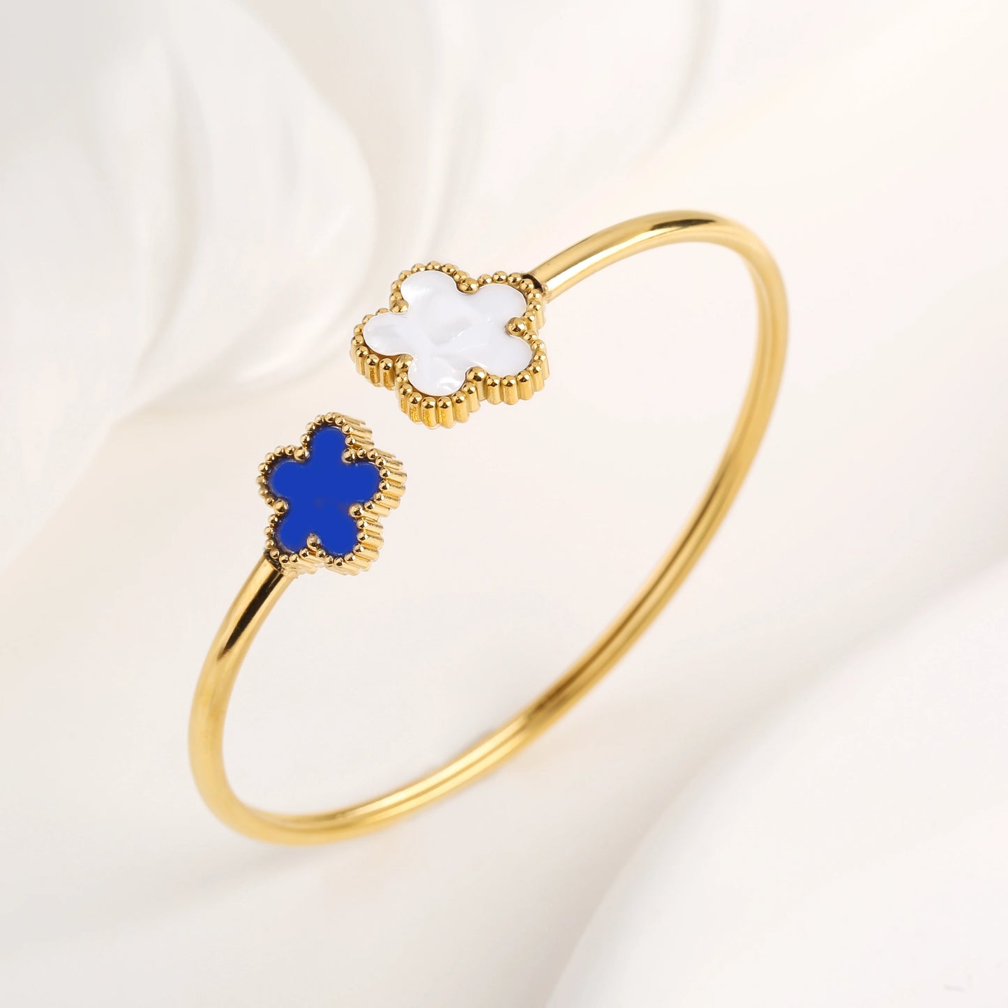 Gold-Plated Stainless Steel Five-Leaf Flower Open Bangle Luxury For Woman Girl Party Lucky Jewelry Accessories Daily Wear Clover
