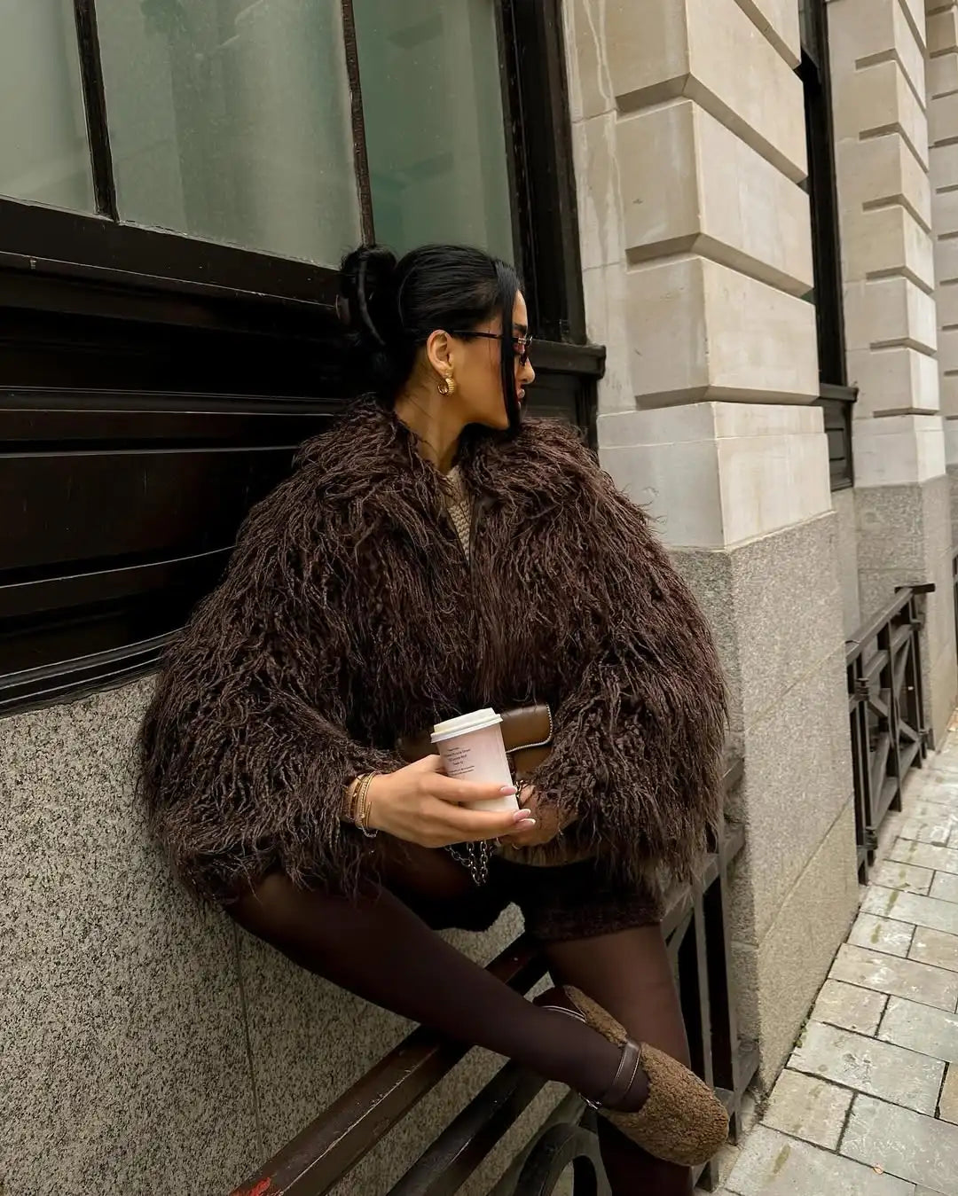Women Solid Color Short Fur Jacket Casual Fashionable Round Neck Loose Chic Outerwear 2025 Winter New Daily Highstreet Jackets