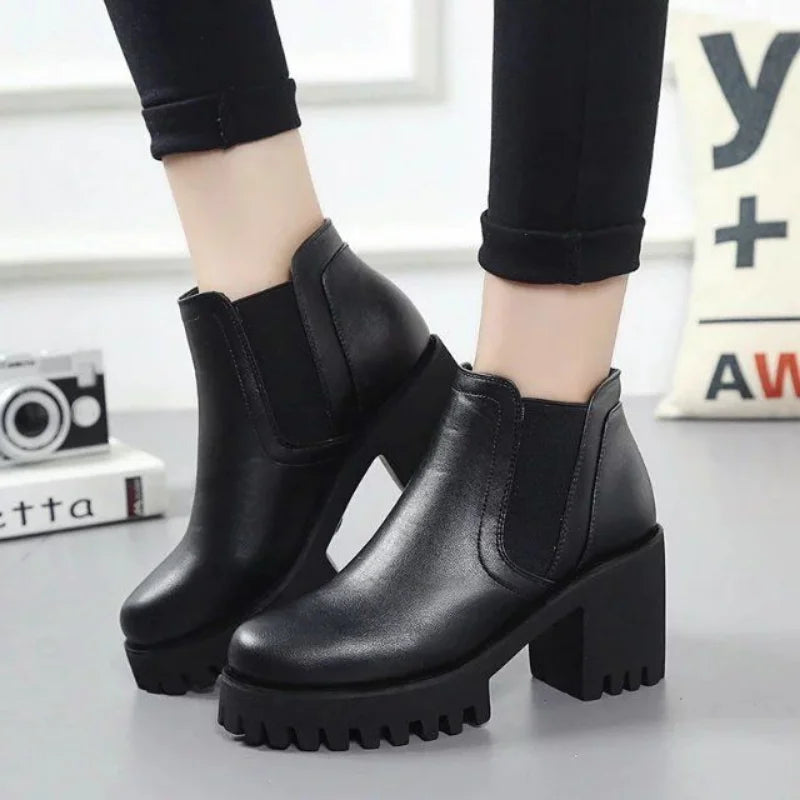 New in Women Boots Comfortable and Elegant Genuine Leather Hot Fur Shoes Woman Winter 2025 Chelsea Autumn Black Fashion Booties