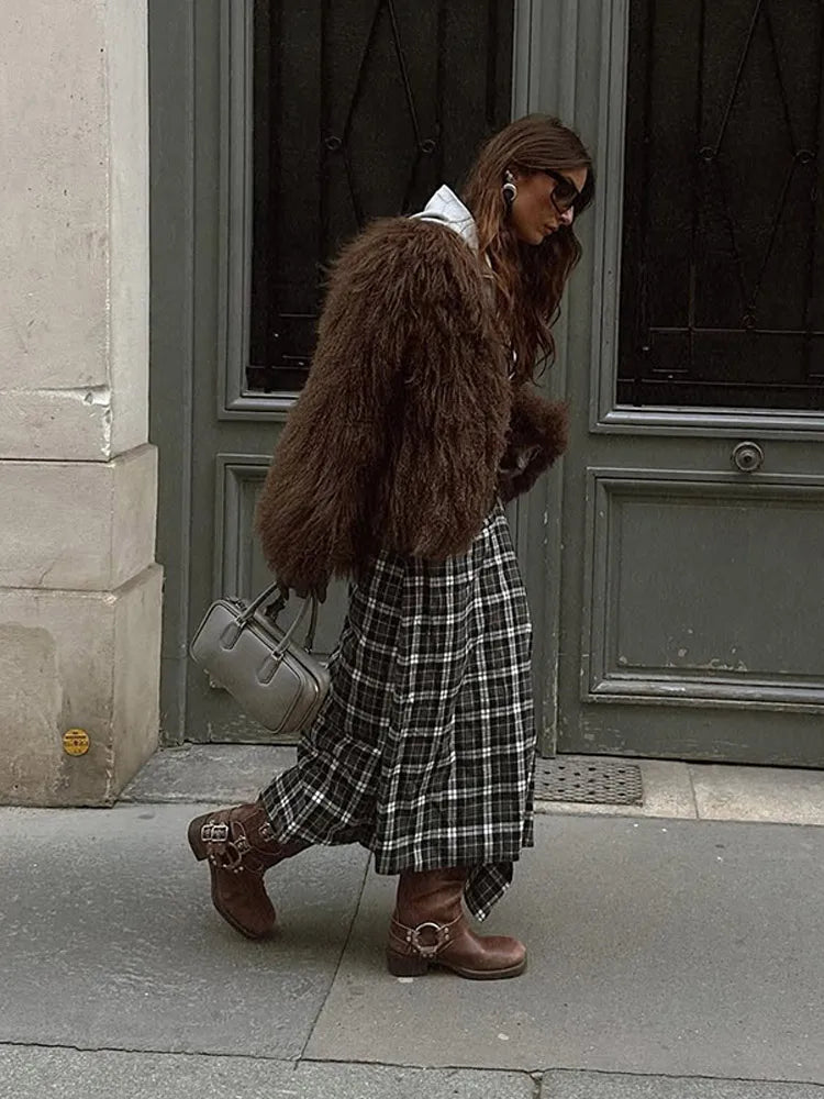 Fashion Solid Plush Faux Fur Coat Women Elegant Warm Long Sleeves Loose Jacket 2025 Lady Winter Chic High Street Outerwear ﻿