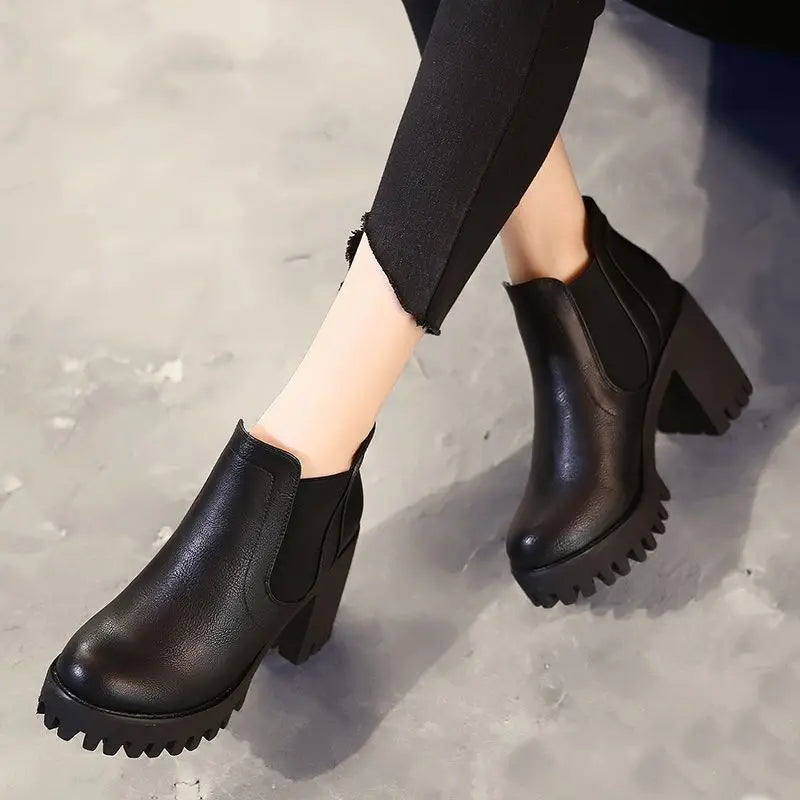 New in Women Boots Comfortable and Elegant Genuine Leather Hot Fur Shoes Woman Winter 2025 Chelsea Autumn Black Fashion Booties