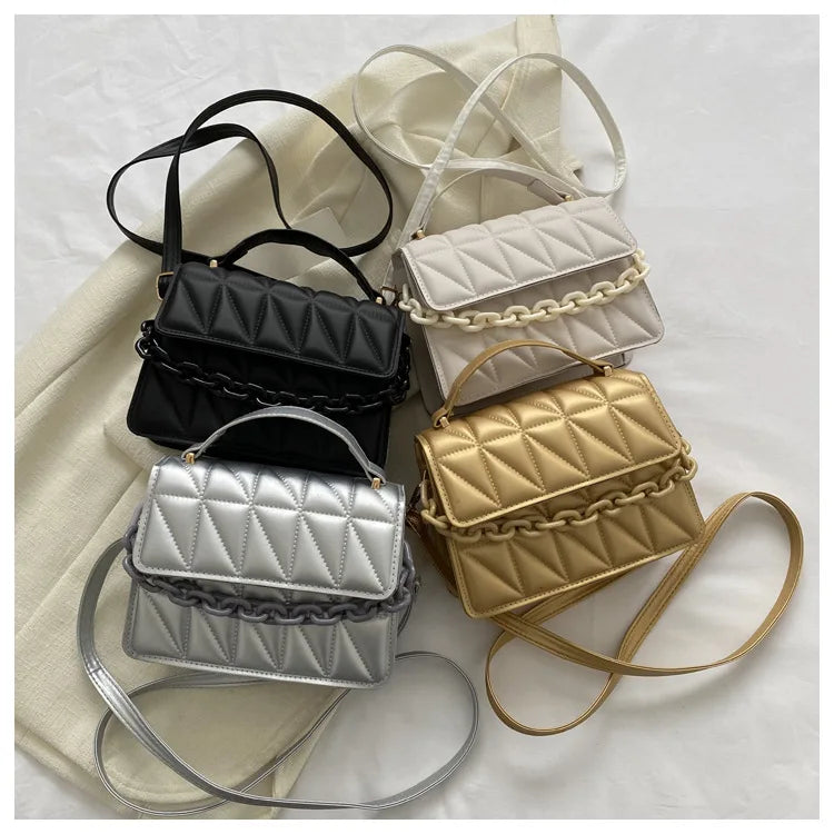 Chic Quilted Diamond Chain Crossbody Bag for Women - Elegant Purse with Golden-Tone Hardware, Black, Retro Style