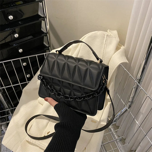 Chic Quilted Diamond Chain Crossbody Bag for Women - Elegant Purse with Golden-Tone Hardware, Black, Retro Style